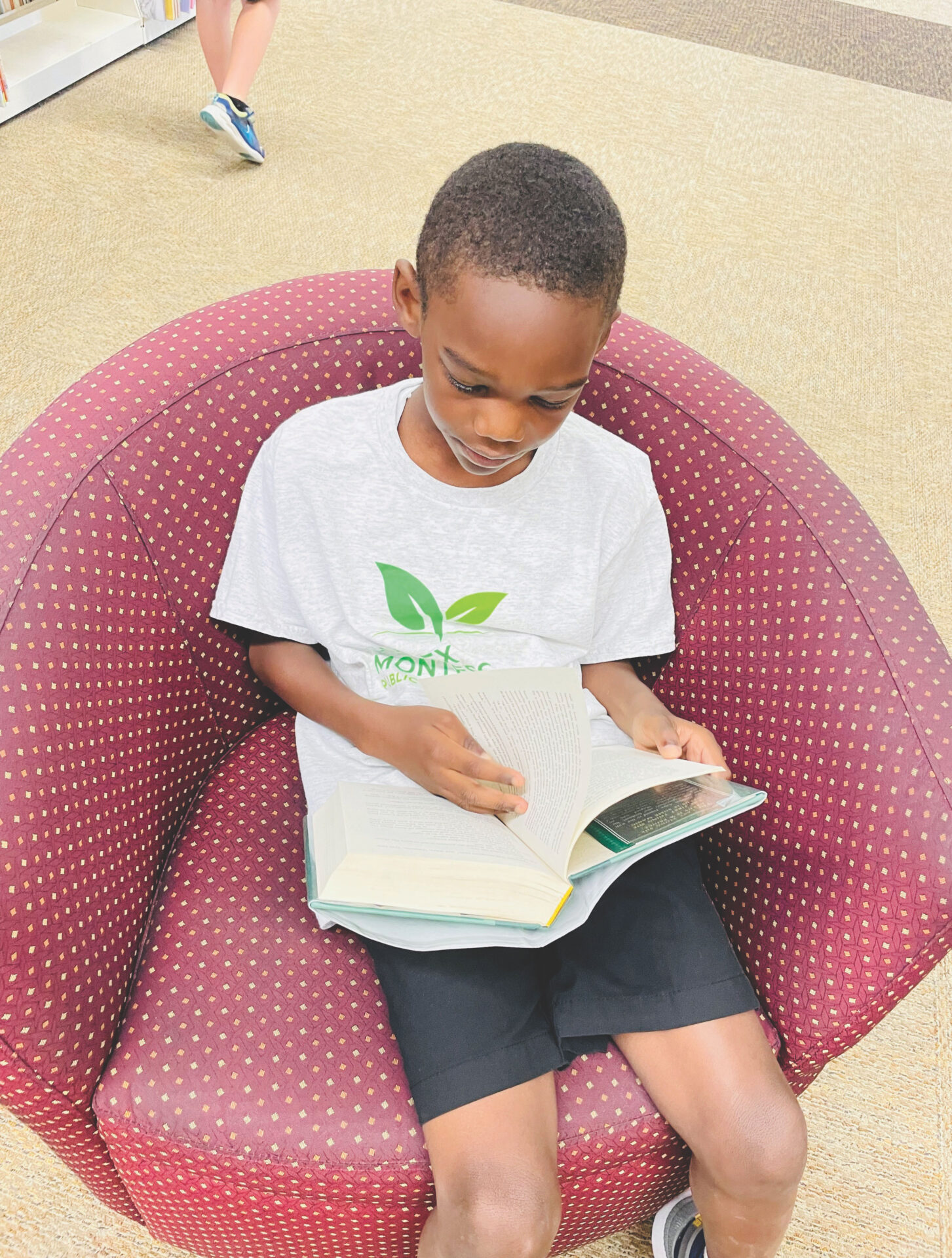 How children learn to read: An overview - MontessoriPublic